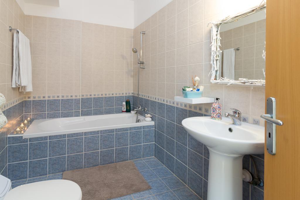 Elena Court Apt 401 Larnaca Exterior photo
